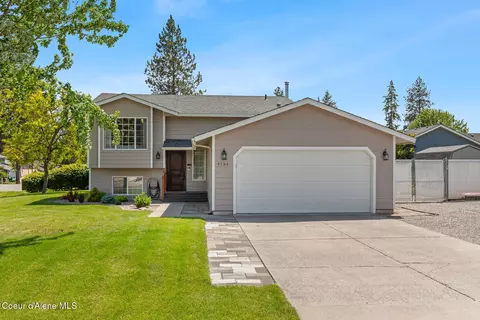 9706 N Ptarmigan Dr, Hayden, ID 83835
