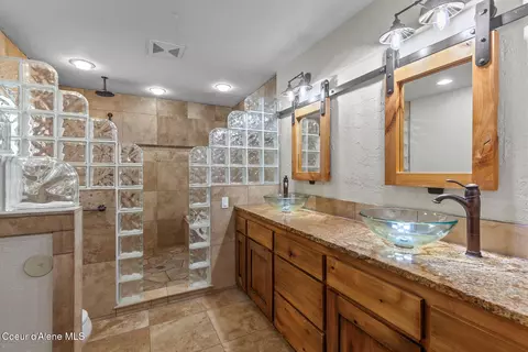 Bath - 3075 E York Ct, Hayden, ID 83835 photo 2 of 5