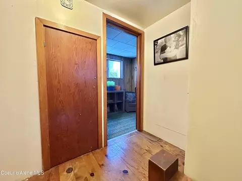 Entry Way - 603 E Larch Ave, Osburn, ID 83849 photo 2 of 2