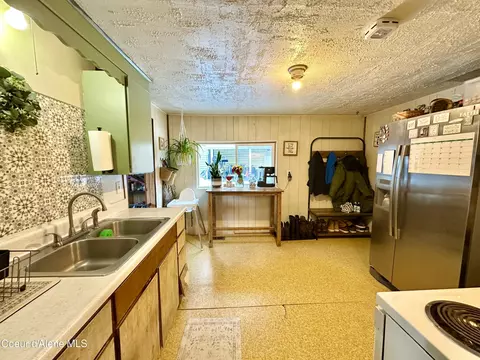 Kitchen - 603 E Larch Ave, Osburn, ID 83849 photo 3 of 4