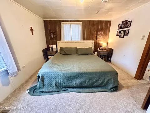 Bedroom - 603 E Larch Ave, Osburn, ID 83849 photo 2 of 3