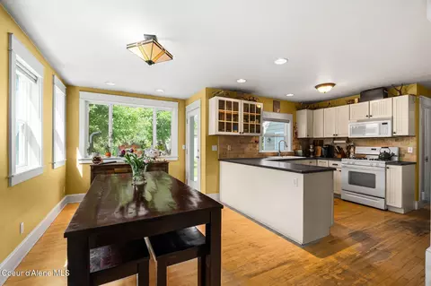Dining - 707 N Forest Ave, Sandpoint, ID 83864 photo 1 of 3