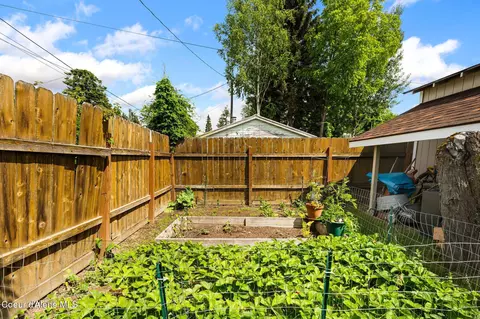 Exterior - 707 N Forest Ave, Sandpoint, ID 83864 photo 9 of 12