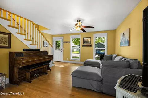 Living - 707 N Forest Ave, Sandpoint, ID 83864 photo 2 of 2