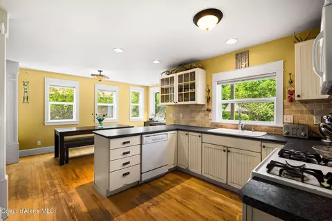 Kitchen - 707 N Forest Ave, Sandpoint, ID 83864 photo 3 of 4