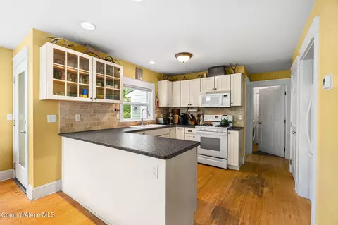 Kitchen - 707 N Forest Ave, Sandpoint, ID 83864 photo 1 of 4