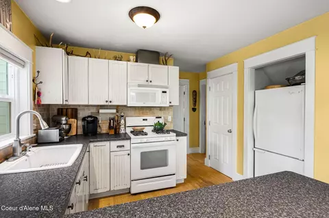 Kitchen - 707 N Forest Ave, Sandpoint, ID 83864 photo 4 of 4