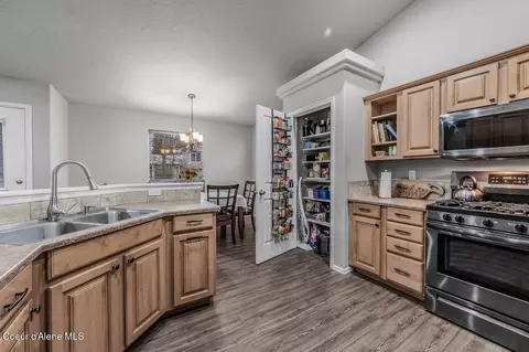 Kitchen - 9499 N Macie Loop, Hayden, ID 83835 photo 2 of 2