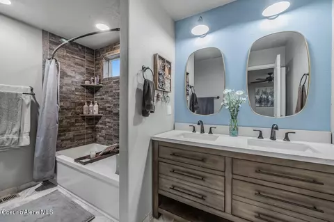 Bath - 9499 N Macie Loop, Hayden, ID 83835 photo 1 of 3