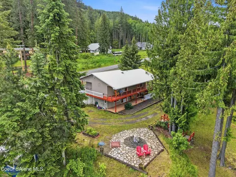 955 Bottle Bay Rd, Sagle, ID 83860