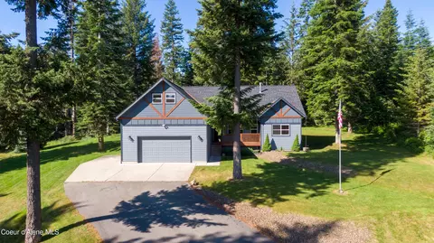 19058 W Panther Rock Ct, Hauser, ID 83854