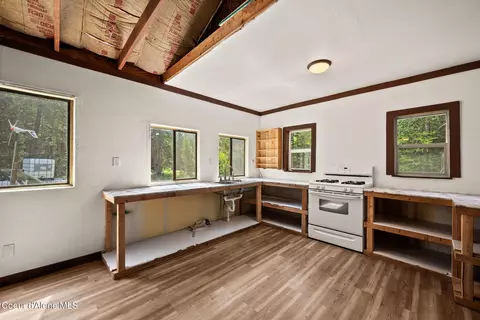 Kitchen - 963 Upper Samuels Rd, Sandpoint, ID 83864 photo 1 of 2