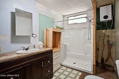 Bath - 963 Upper Samuels Rd, Sandpoint, ID 83864 photo 1 of 1