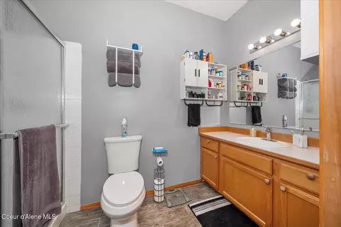 Bath - 1285 E Stockman Ave, Post Falls, ID 83854 photo 1 of 2