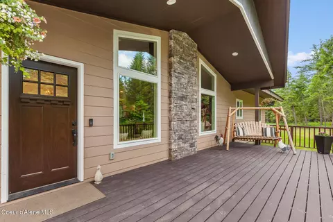 32055 N Konikson Ln, Athol, ID 83801