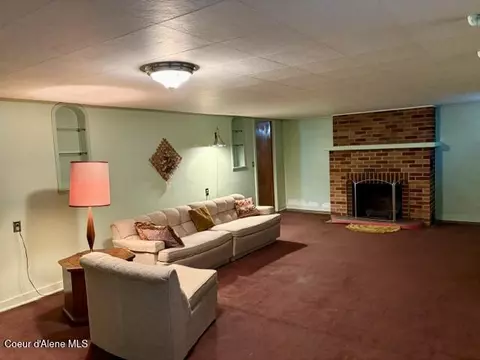 Living - 302 2nd St, Wallace, ID 83873 photo 11 of 12