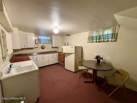 Kitchen - 302 2nd St, Wallace, ID 83873 photo 7 of 8