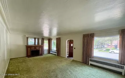 Living - 302 2nd St, Wallace, ID 83873 photo 6 of 12