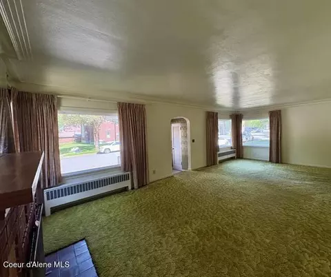 Living - 302 2nd St, Wallace, ID 83873 photo 8 of 12