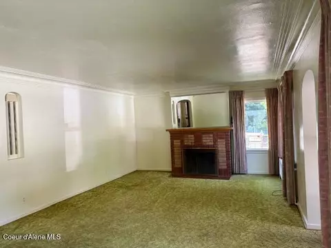 Living - 302 2nd St, Wallace, ID 83873 photo 9 of 12