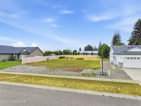 11936 N Stinson Dr, Hayden, ID 83835