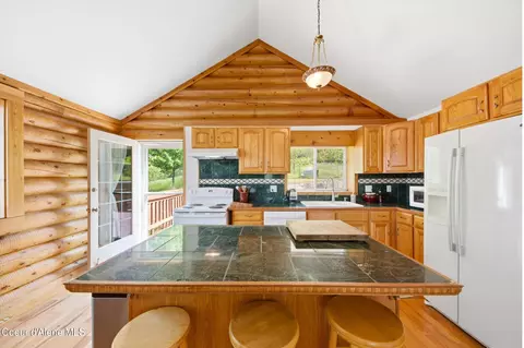 Kitchen - 3132 Windfall Pass Rd, Plummer, ID 83851 photo 2 of 2