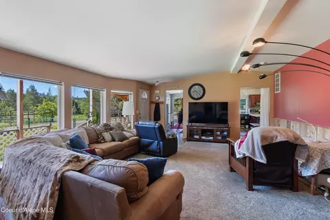 Living - 871 Foothill Dr, Athol, ID 83801 photo 2 of 3