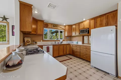 Kitchen - 3657 Cocolalla Loop, Cocolalla, ID 83813 photo 1 of 1