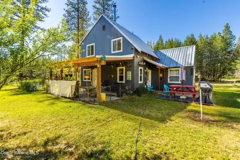 89 Jada Dr, Blanchard, ID 83804