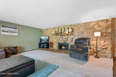 Living - 272 Hidden Spring Rd, Sandpoint, ID 83864 photo 2 of 3
