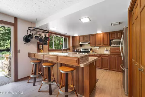 Kitchen - 272 Hidden Spring Rd, Sandpoint, ID 83864 photo 2 of 6