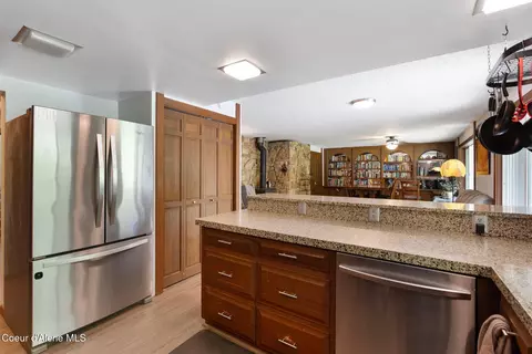 Kitchen - 272 Hidden Spring Rd, Sandpoint, ID 83864 photo 4 of 6