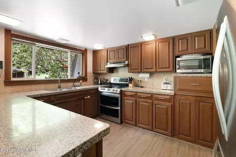 Kitchen - 272 Hidden Spring Rd, Sandpoint, ID 83864 photo 3 of 6