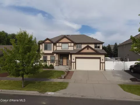 8683 N Salmonberry Loop, Hayden, ID 83835