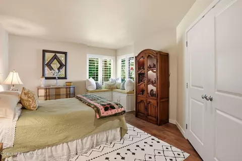 Bedroom - 3839 E Bridgeview Dr, Harrison, ID 83833 photo 4 of 5