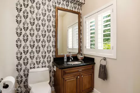 Bath - 3839 E Bridgeview Dr, Harrison, ID 83833 photo 1 of 6