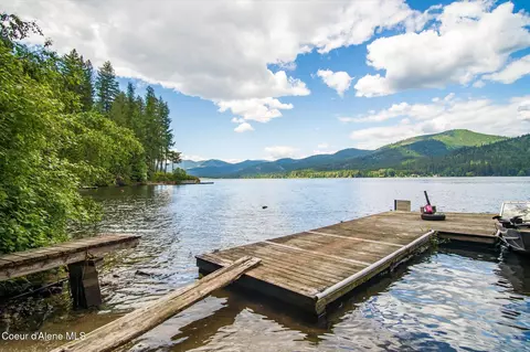 9598 S Upper Twins Lakes Shr, Rathdrum, ID 83858