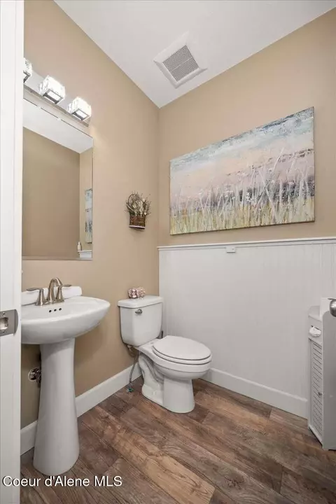 Bath - 2500 E Marnett Rd, Athol, ID 83801 photo 6 of 6