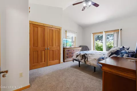 Bedroom - 1625 Sequoia Ln, Sandpoint, ID 83864 photo 1 of 4