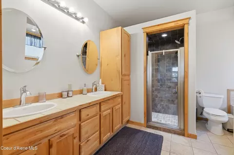 Bath - 1625 Sequoia Ln, Sandpoint, ID 83864 photo 1 of 3