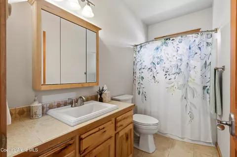 Bath - 1625 Sequoia Ln, Sandpoint, ID 83864 photo 3 of 3
