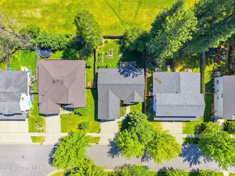 View/Area - 1625 Sequoia Ln, Sandpoint, ID 83864 photo 1 of 8
