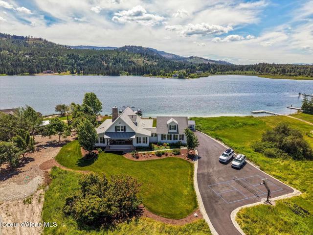 645 River Run Dr, Laclede, ID 83841