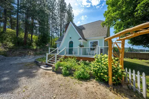 6645 Alderson Ln, Bonners Ferry, ID 83805