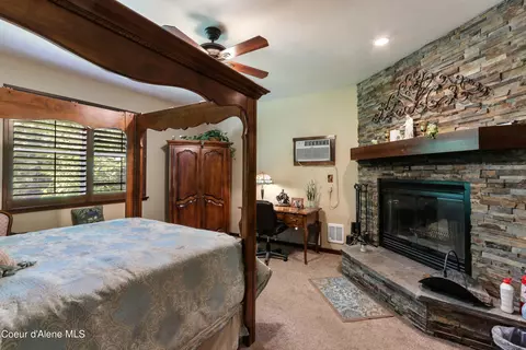 Bedroom - 518 High Rd, Sandpoint, ID 83864 photo 1 of 4
