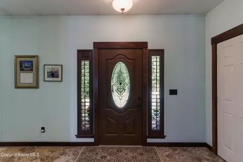 Entry Way - 518 High Rd, Sandpoint, ID 83864 photo 1 of 4
