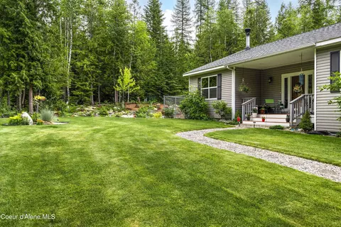 Exterior - 518 High Rd, Sandpoint, ID 83864 photo 6 of 17