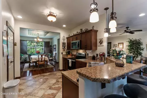 Kitchen - 518 High Rd, Sandpoint, ID 83864 photo 1 of 2