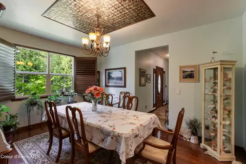 Dining - 518 High Rd, Sandpoint, ID 83864 photo 4 of 5