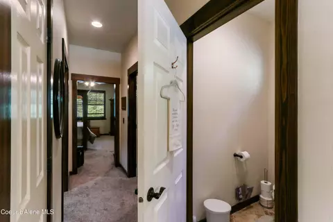 Entry Way - 518 High Rd, Sandpoint, ID 83864 photo 2 of 4